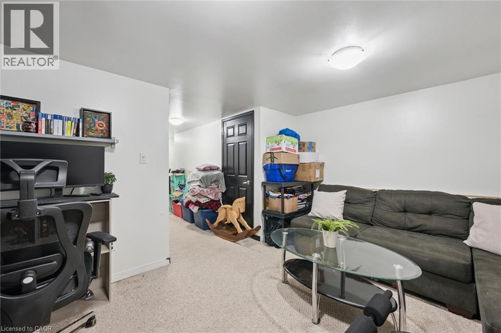 #11 178 GRULKE Street - 17