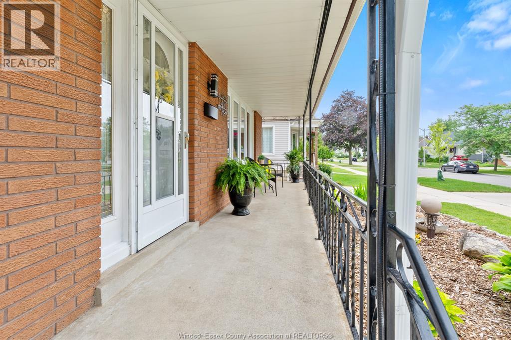 1491 ELLROSE AVENUE - 4