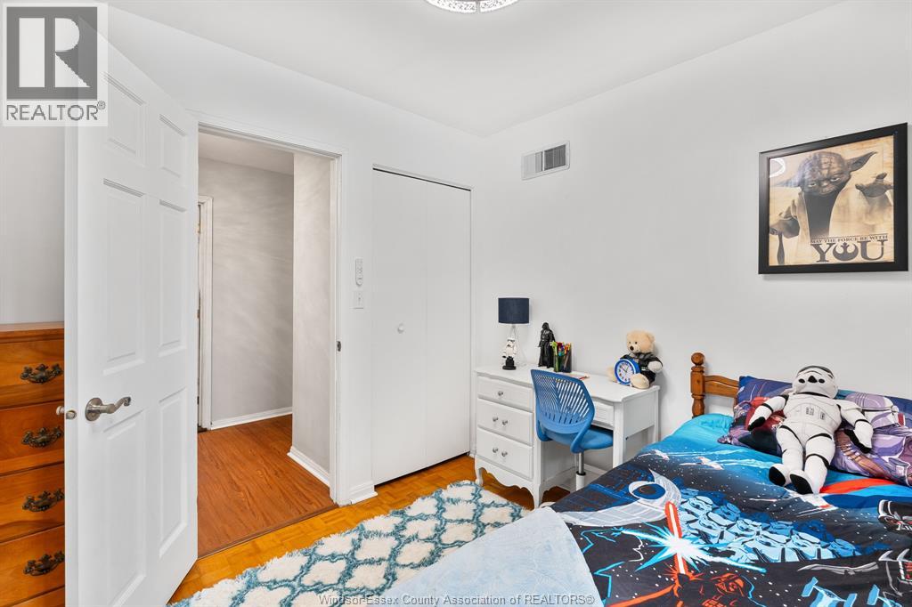1491 ELLROSE AVENUE - 21