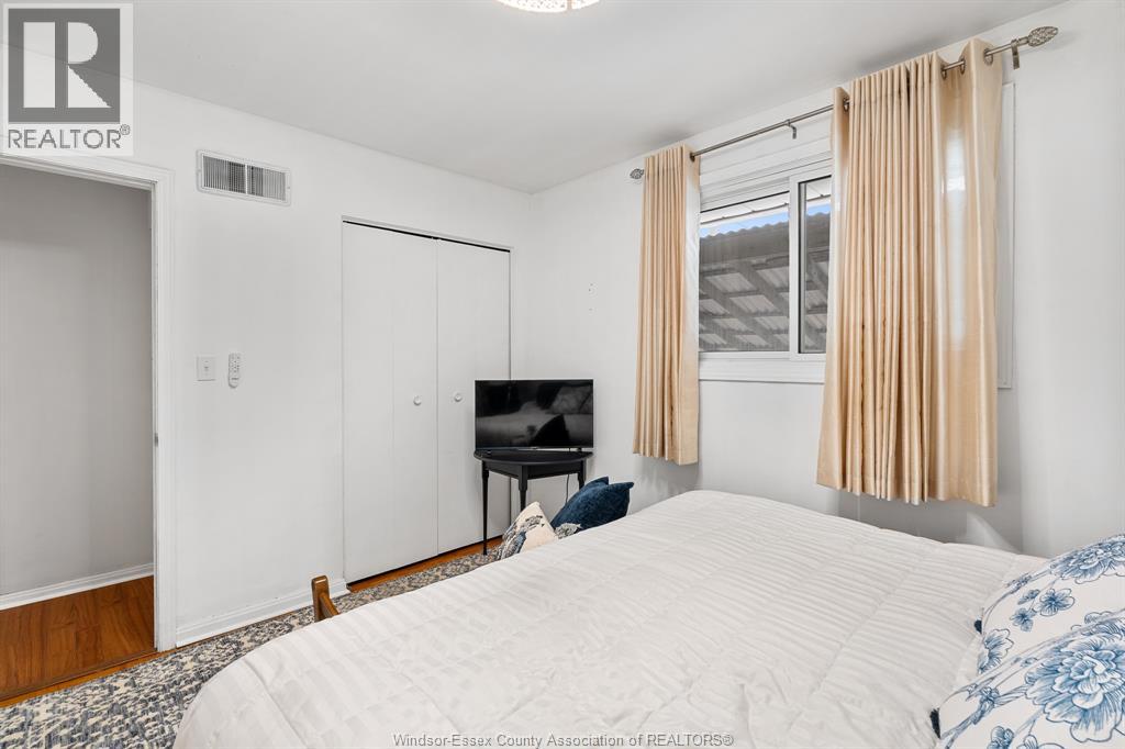 1491 ELLROSE AVENUE - 19