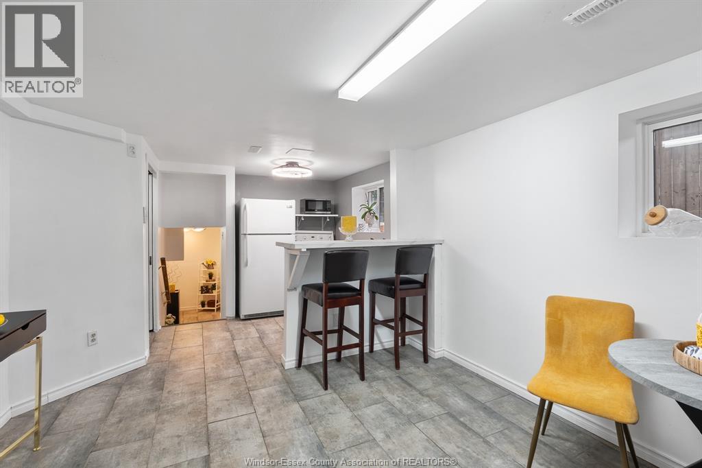 1491 ELLROSE AVENUE - 35