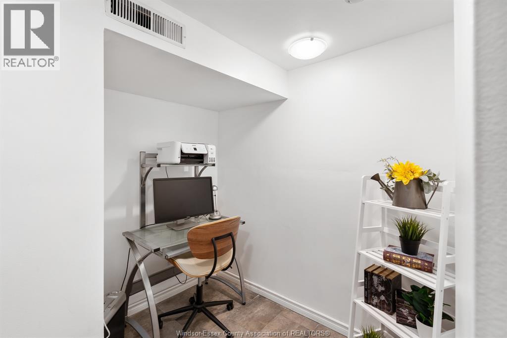 1491 ELLROSE AVENUE - 37
