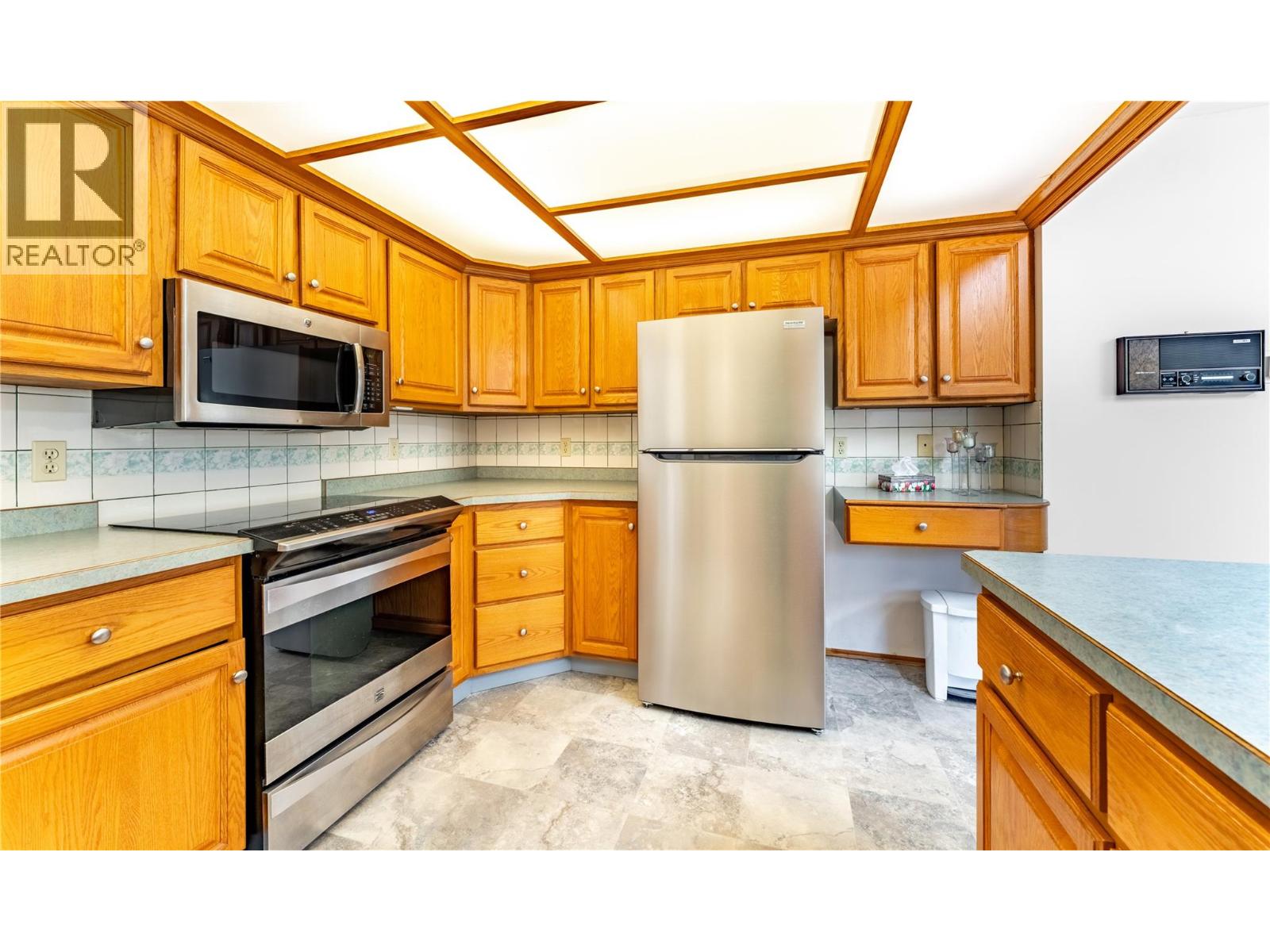 614 VANCOUVER N Street - 12