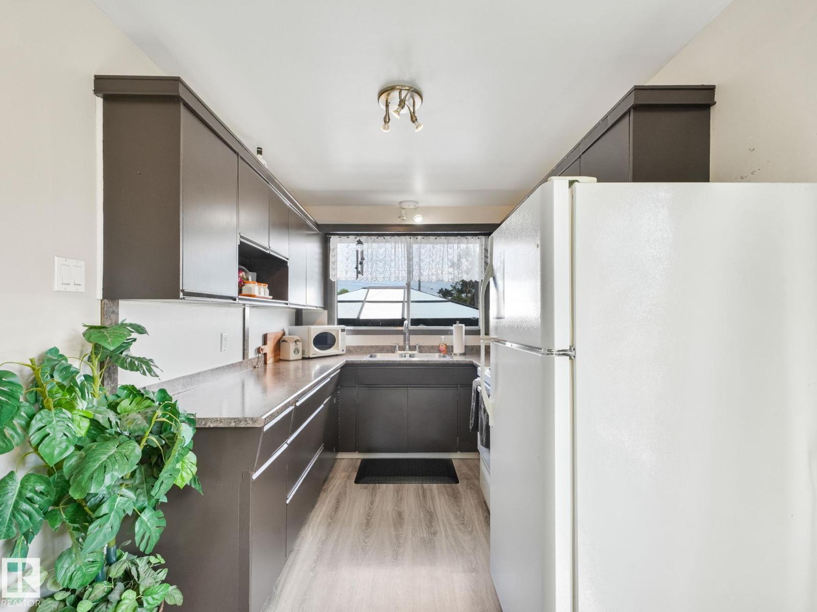13323 58 ST NW - 38