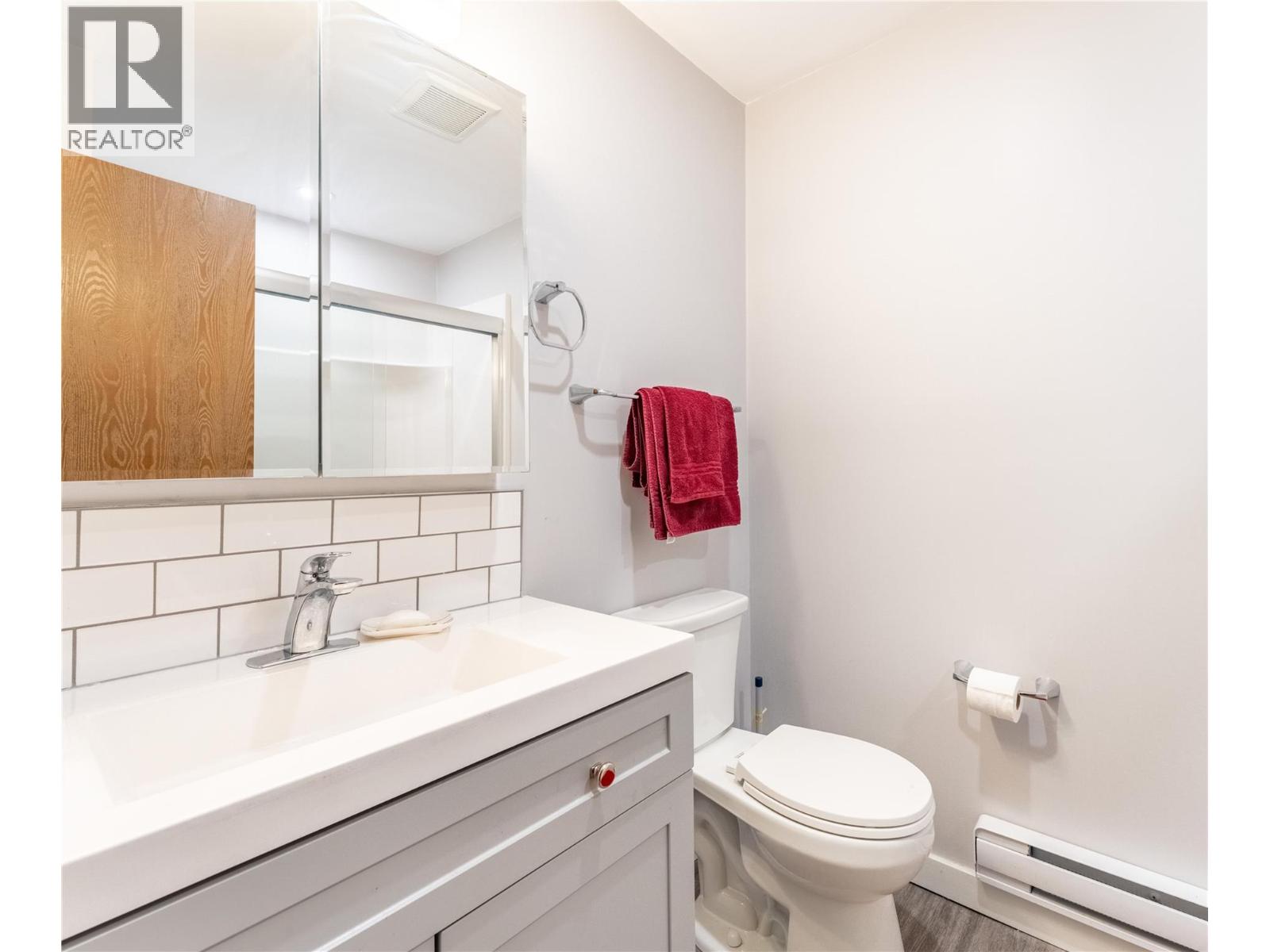 614 VANCOUVER N Street - 37