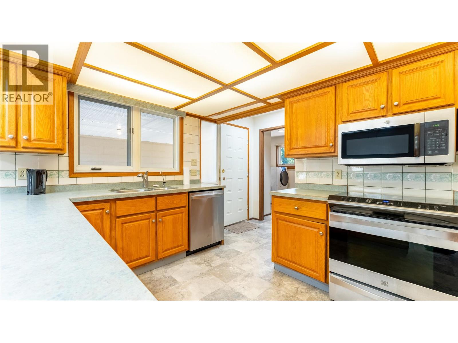 614 VANCOUVER N Street - 10