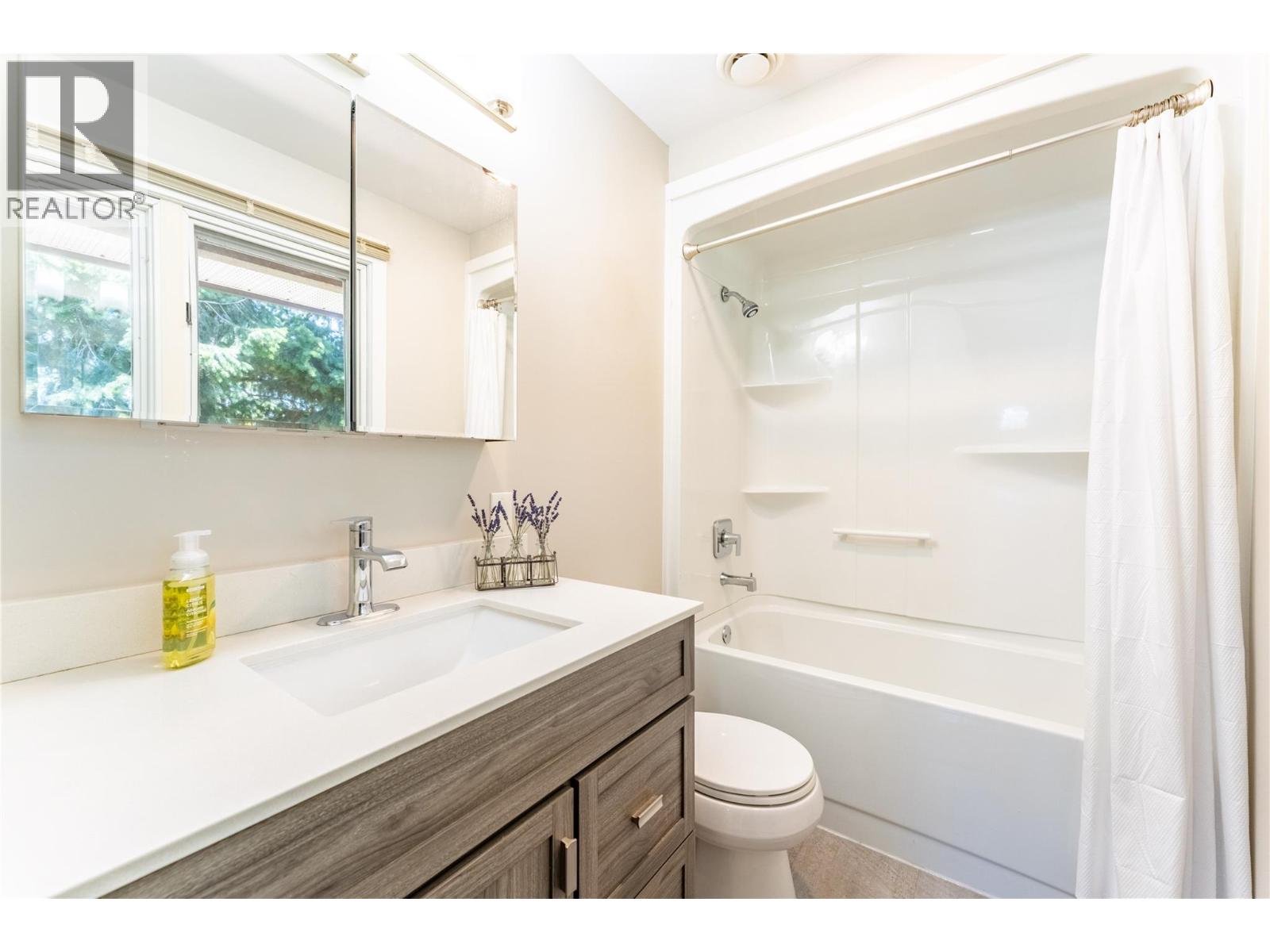 614 VANCOUVER N Street - 21
