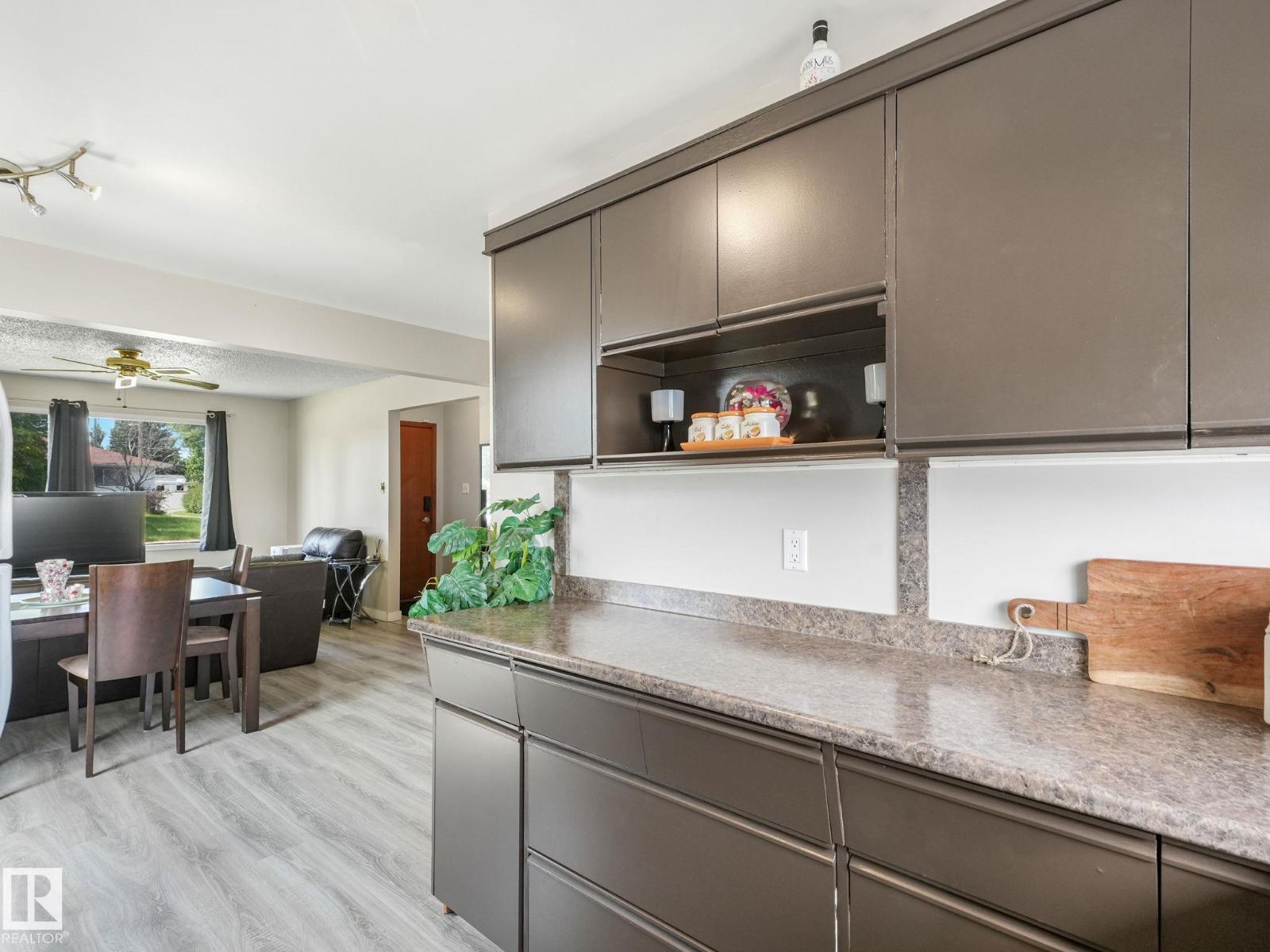 13323 58 ST NW - 42
