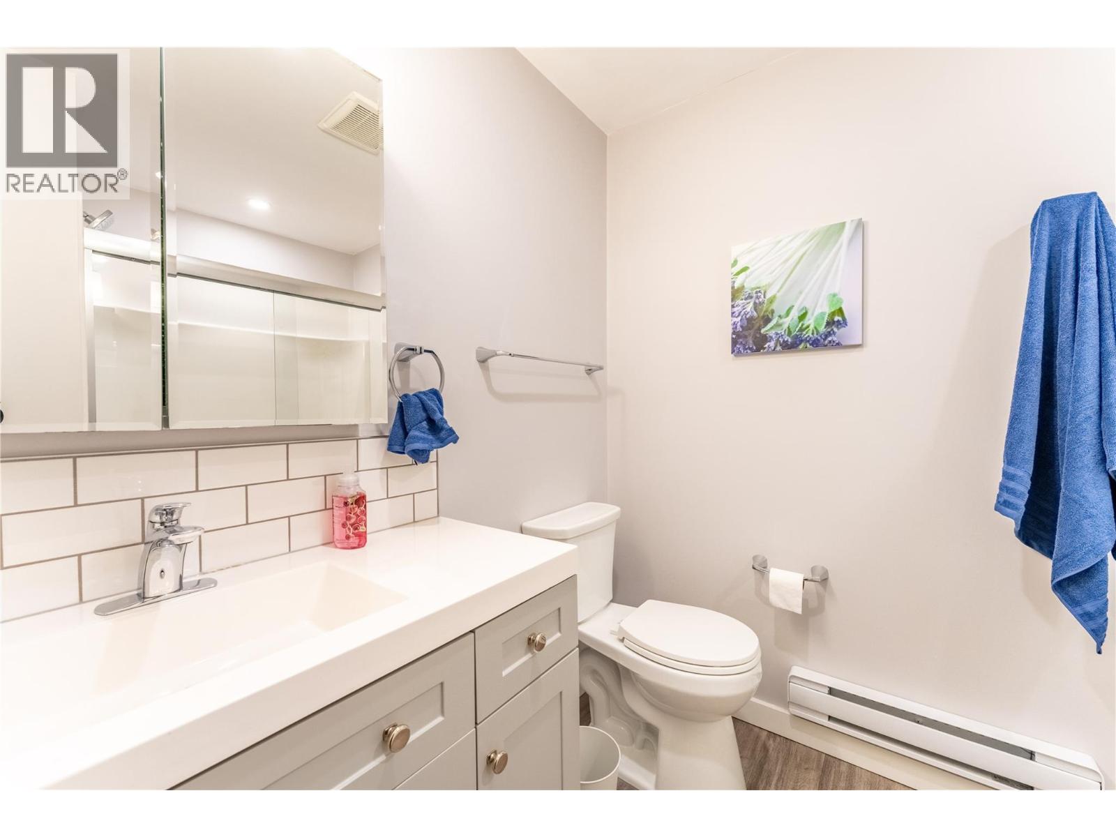 614 VANCOUVER N Street - 24