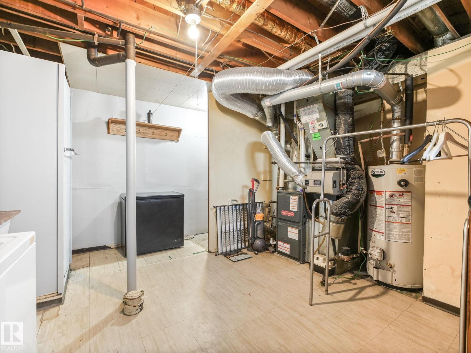 13323 58 ST NW - 50