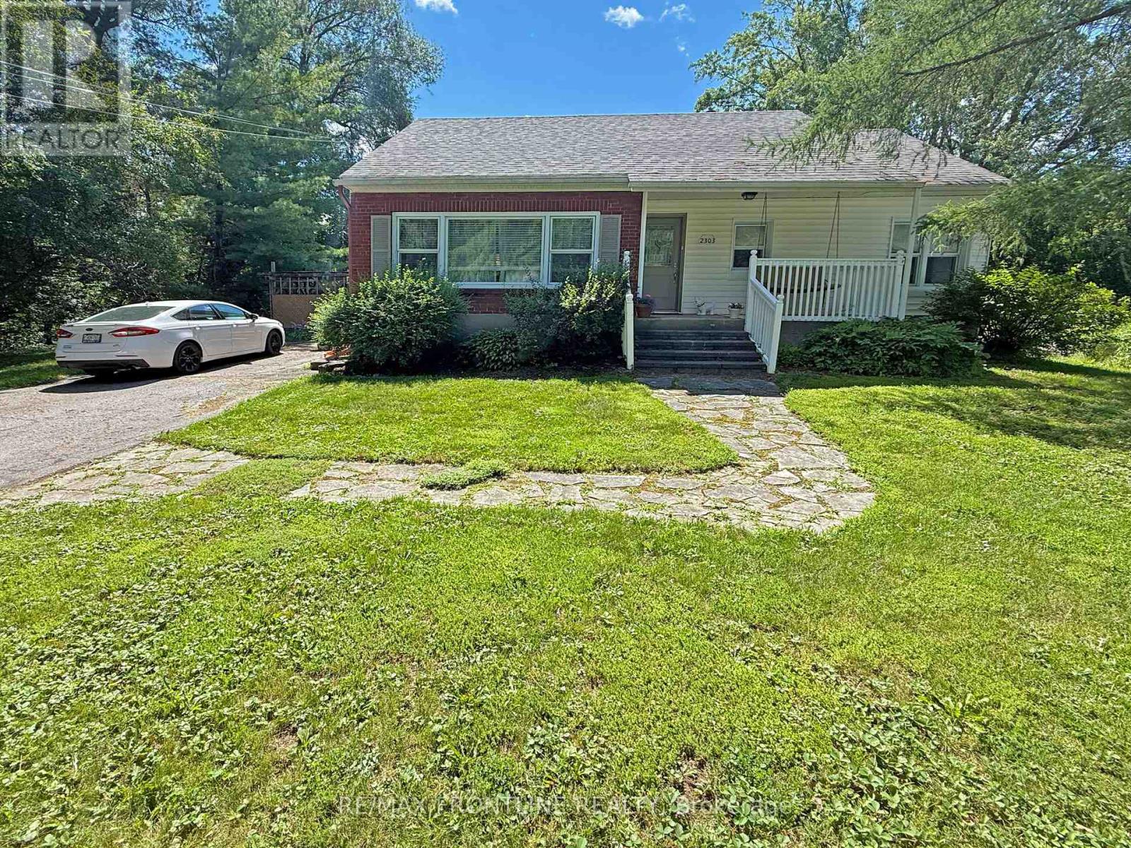 2303 JAMES CRAIG STREET - 3