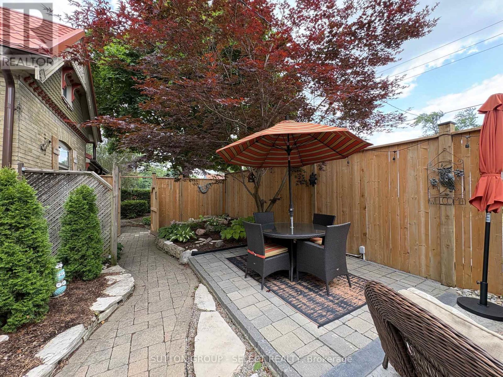 625 HALE STREET - 34