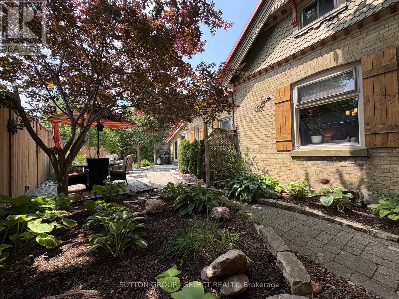625 HALE STREET - 35