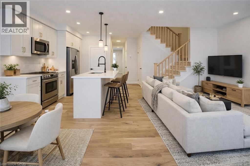 36 ANNE Street W - 3