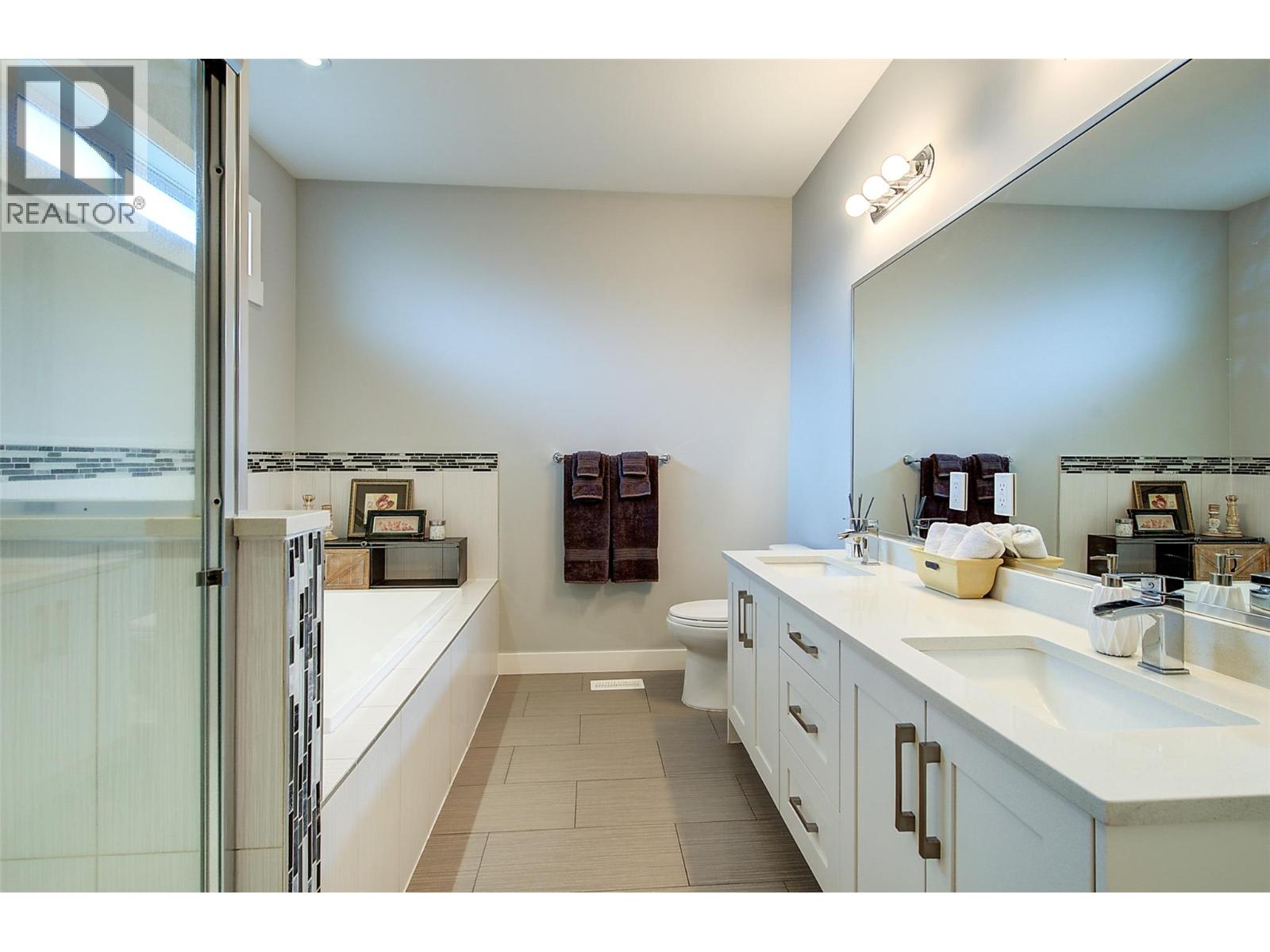 361 Chardonnay Avenue - 34