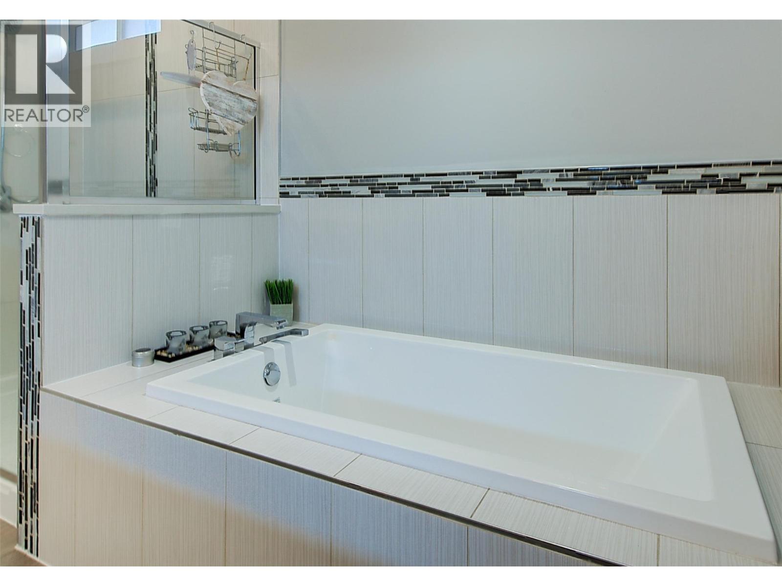 361 Chardonnay Avenue - 31