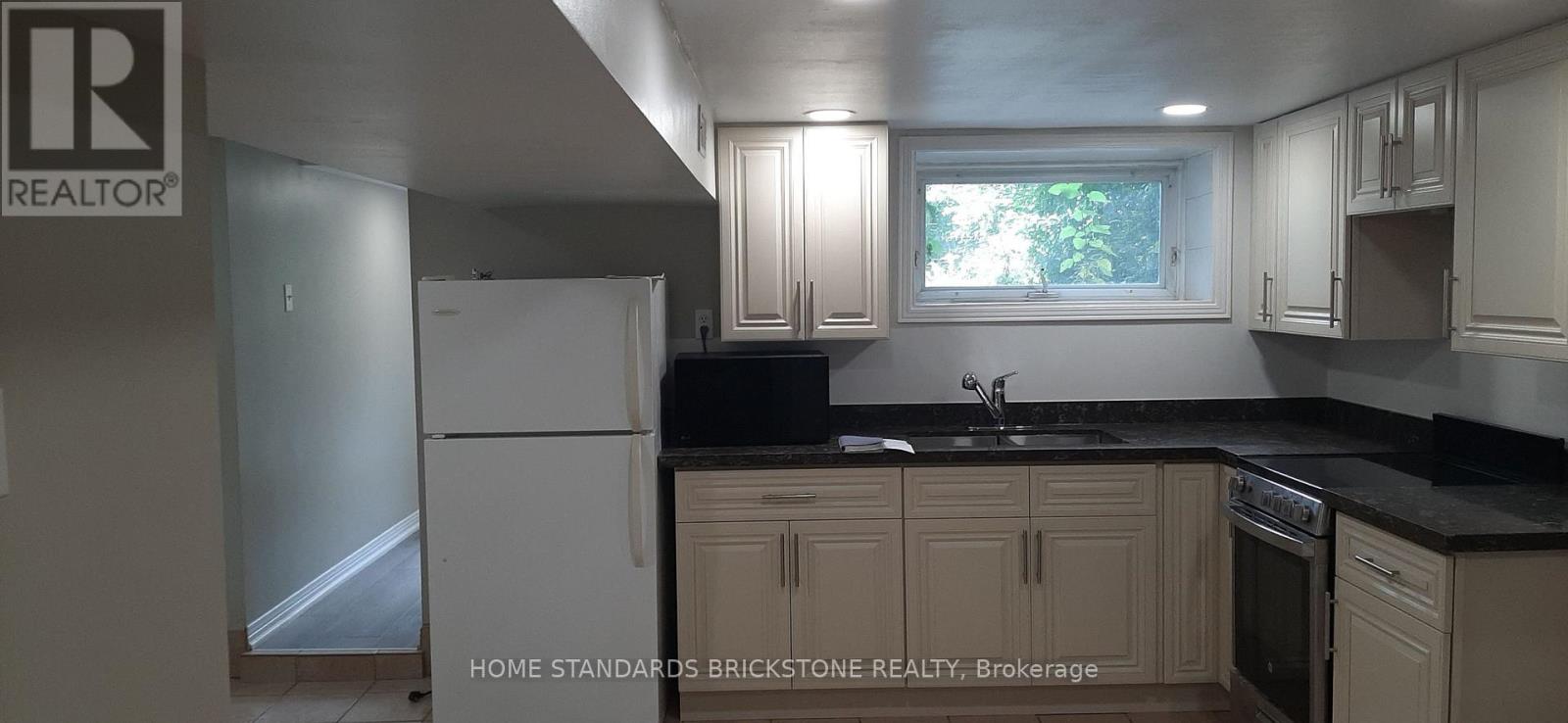 136 MEDLAND STREET - 19