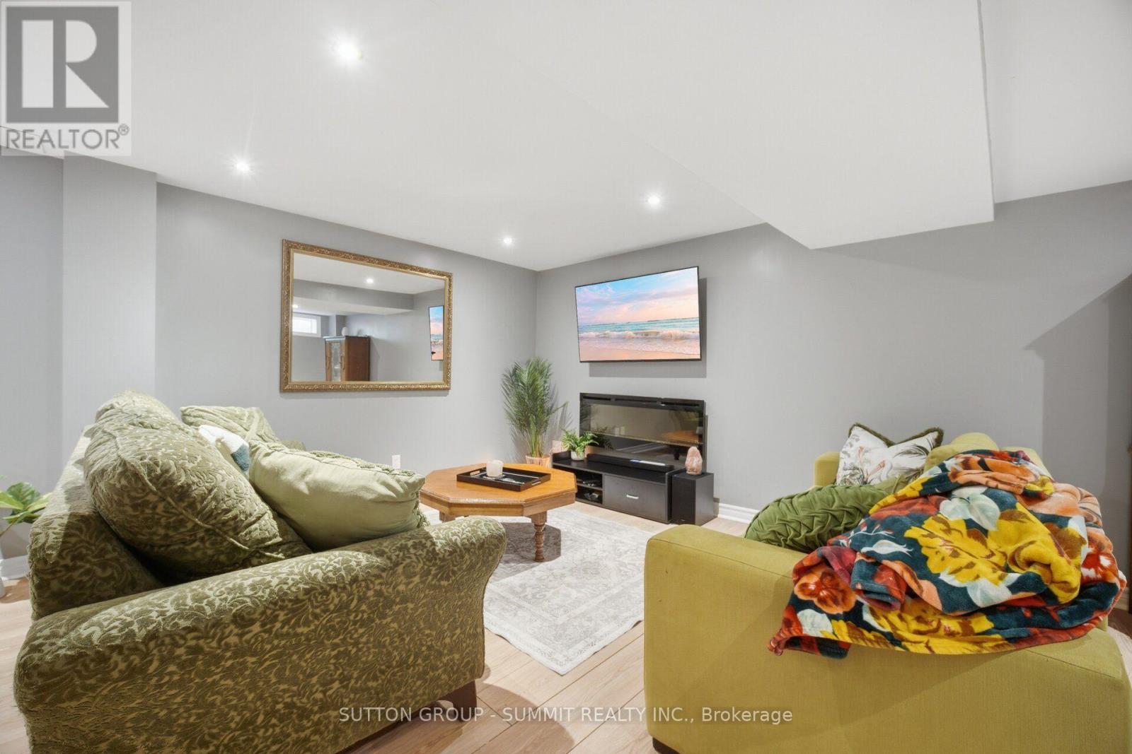 1845 HYDE MILL CRESCENT - 33