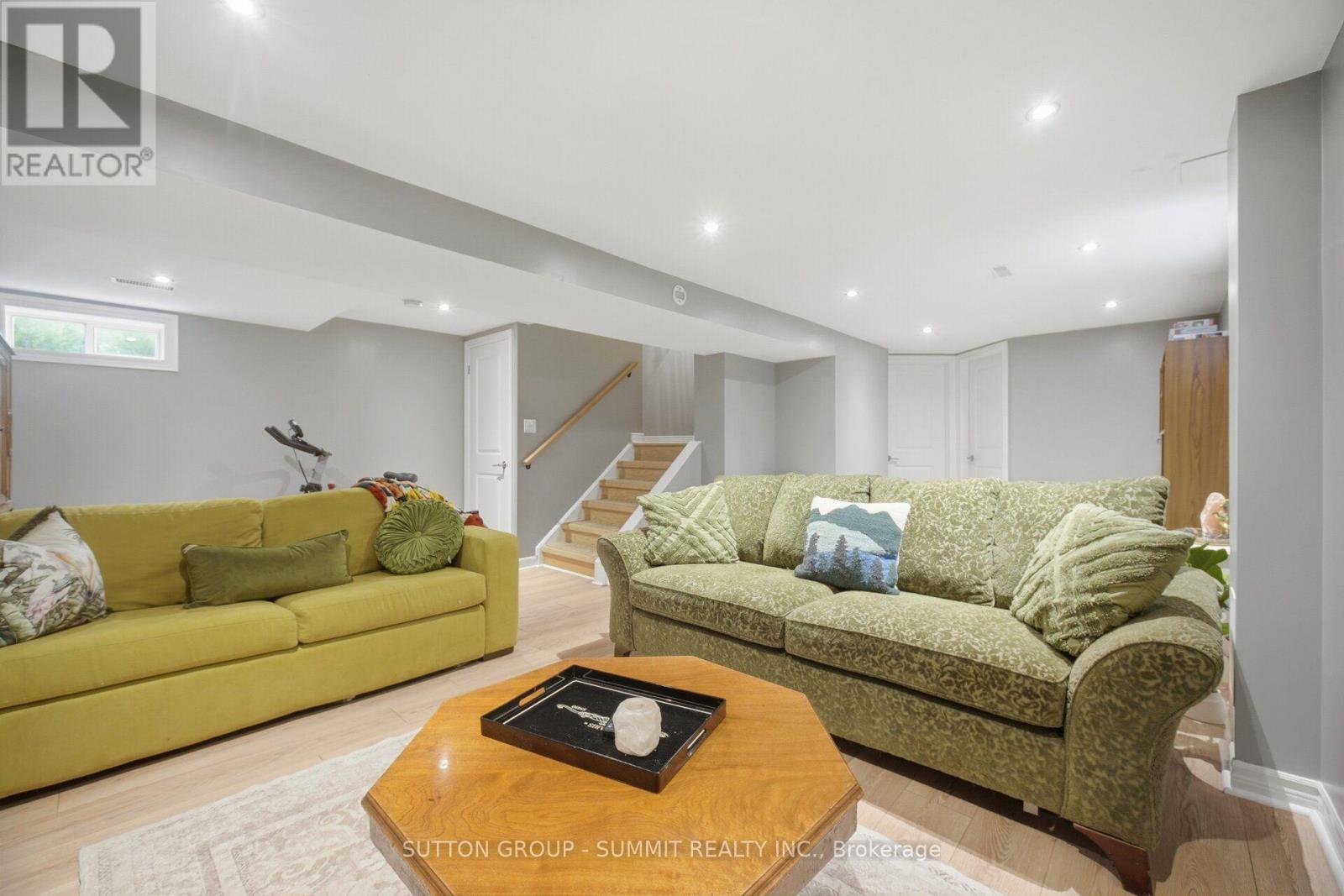1845 HYDE MILL CRESCENT - 34