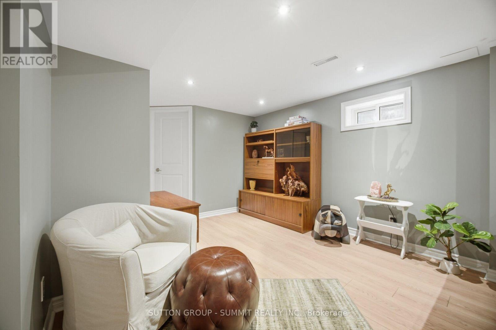 1845 HYDE MILL CRESCENT - 35