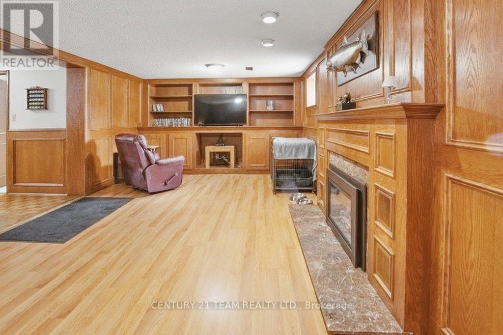 4131 WOODINGTON DRIVE - 32
