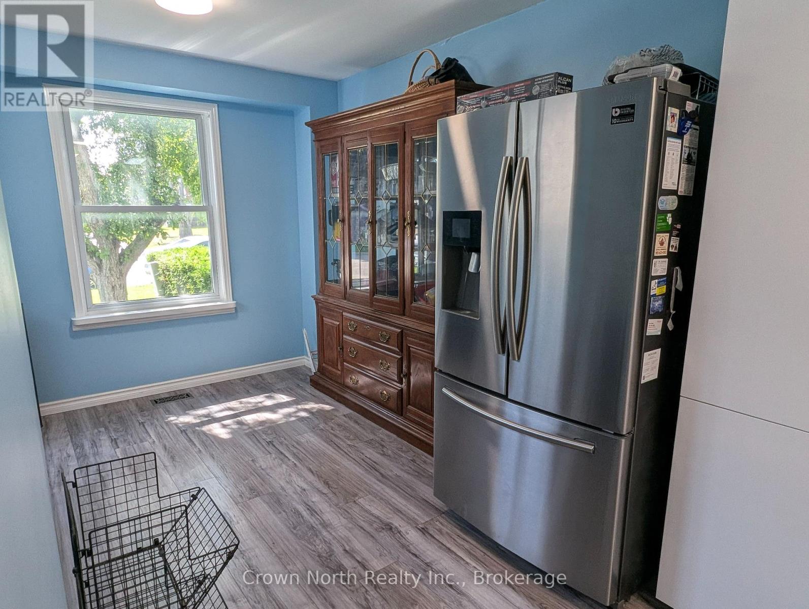 60 POCHON AVENUE - 13