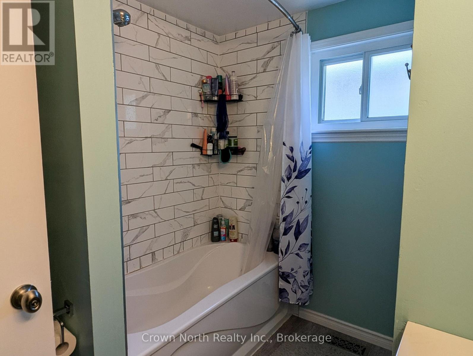 60 POCHON AVENUE - 18