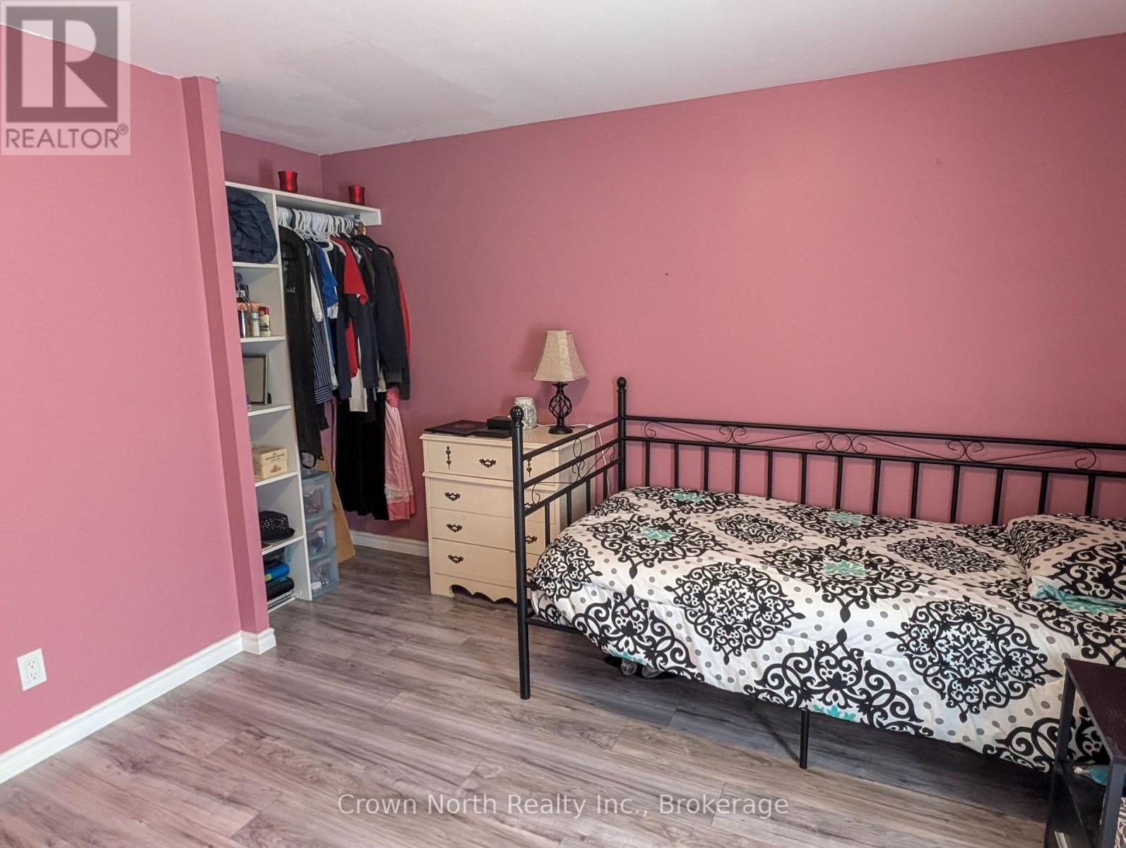 60 POCHON AVENUE - 28