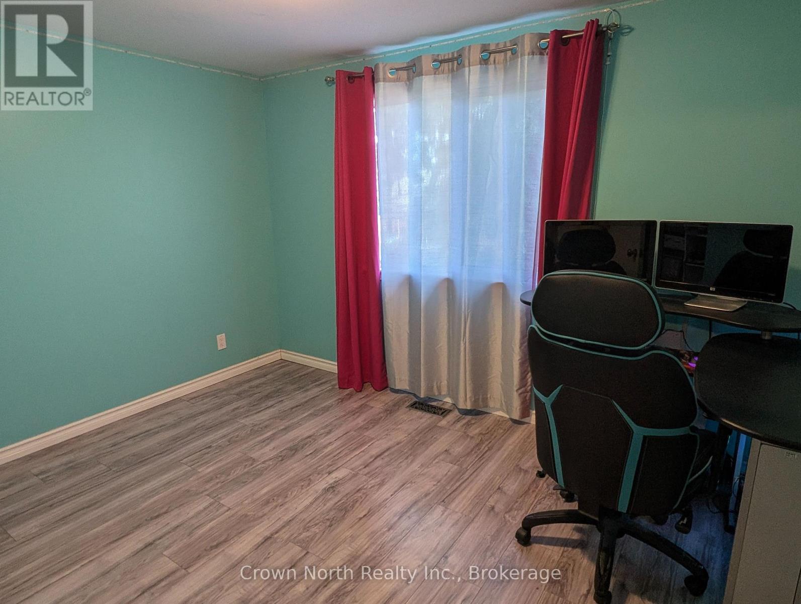 60 POCHON AVENUE - 29
