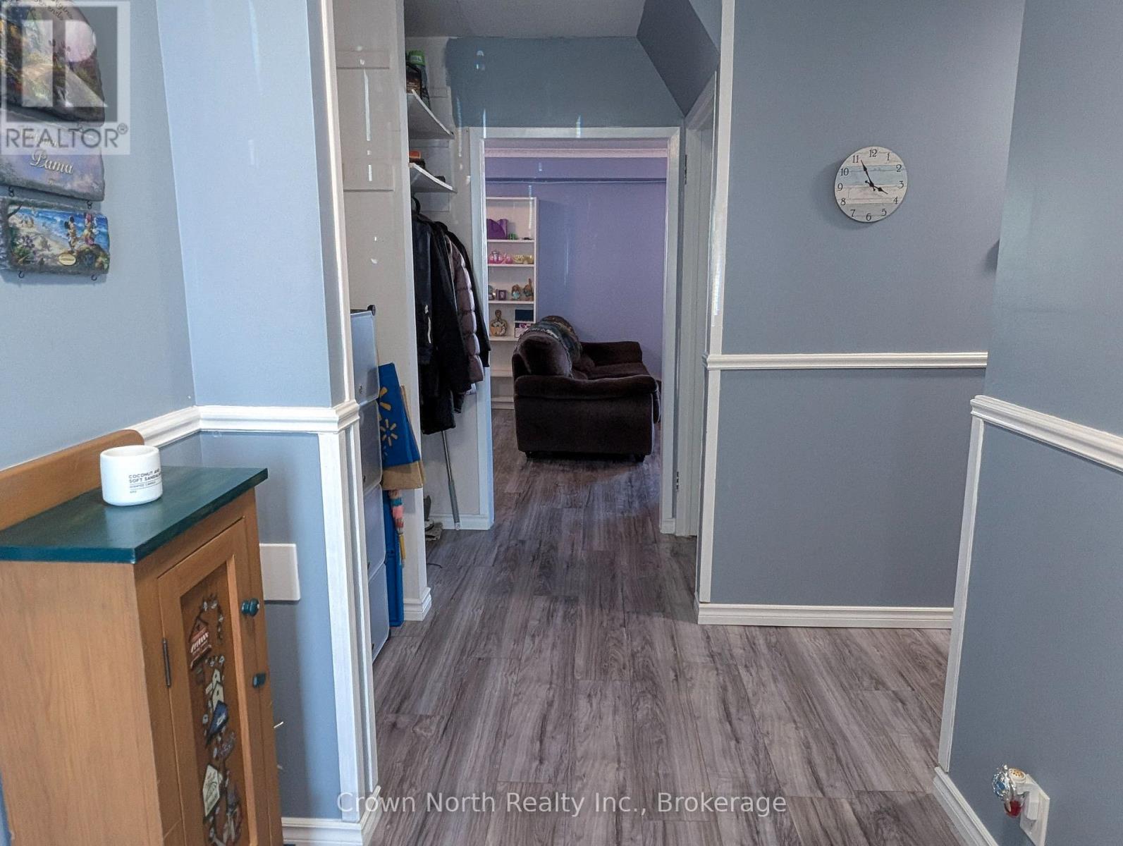 60 POCHON AVENUE - 3