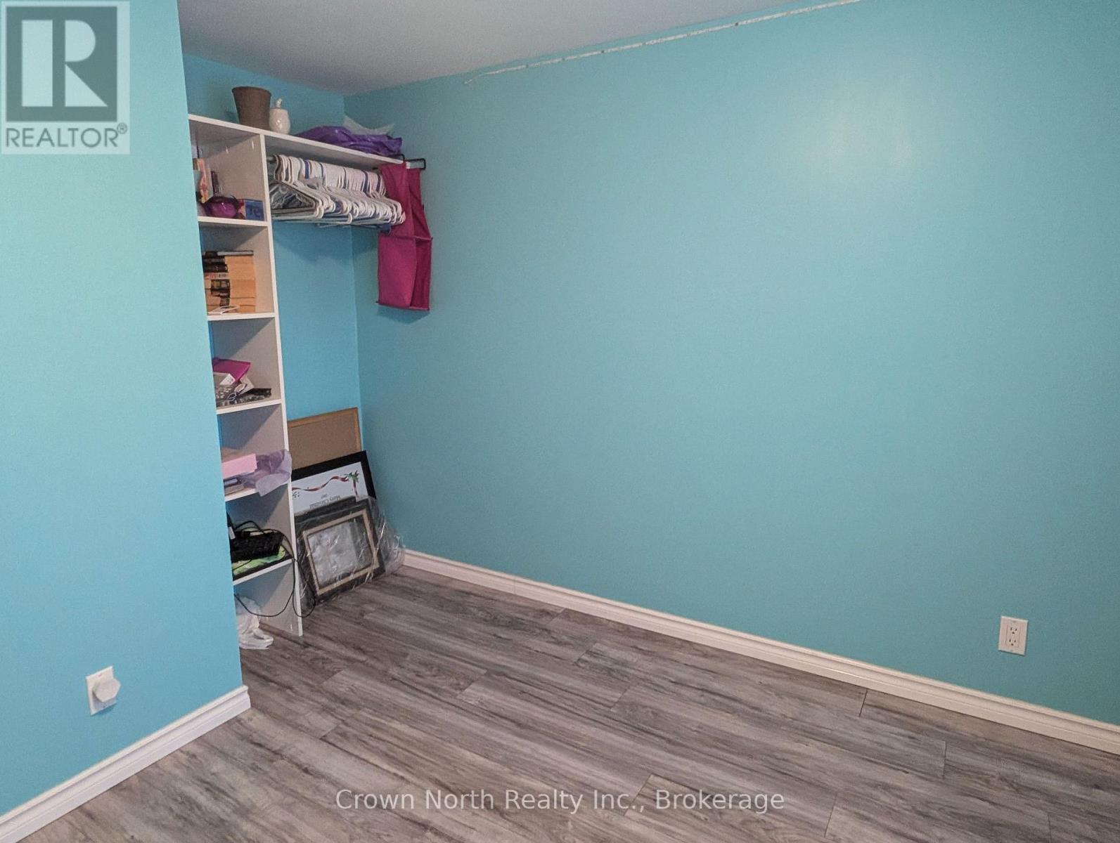 60 POCHON AVENUE - 30