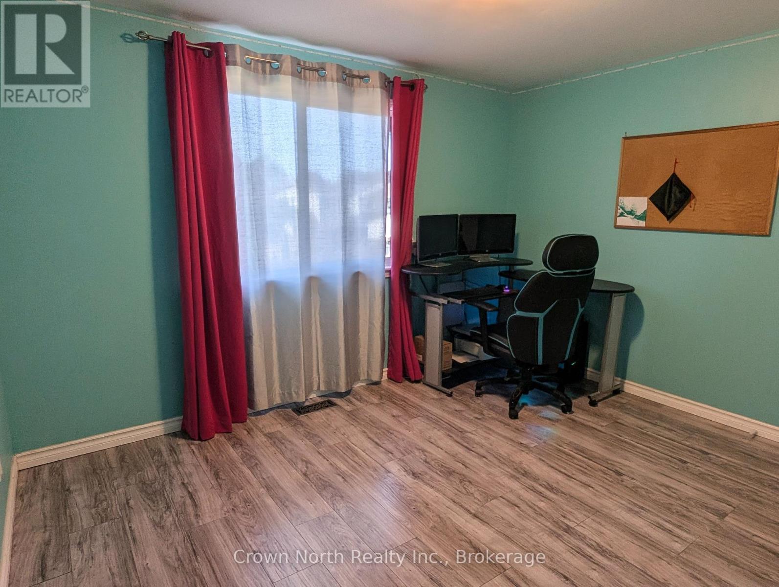 60 POCHON AVENUE - 31