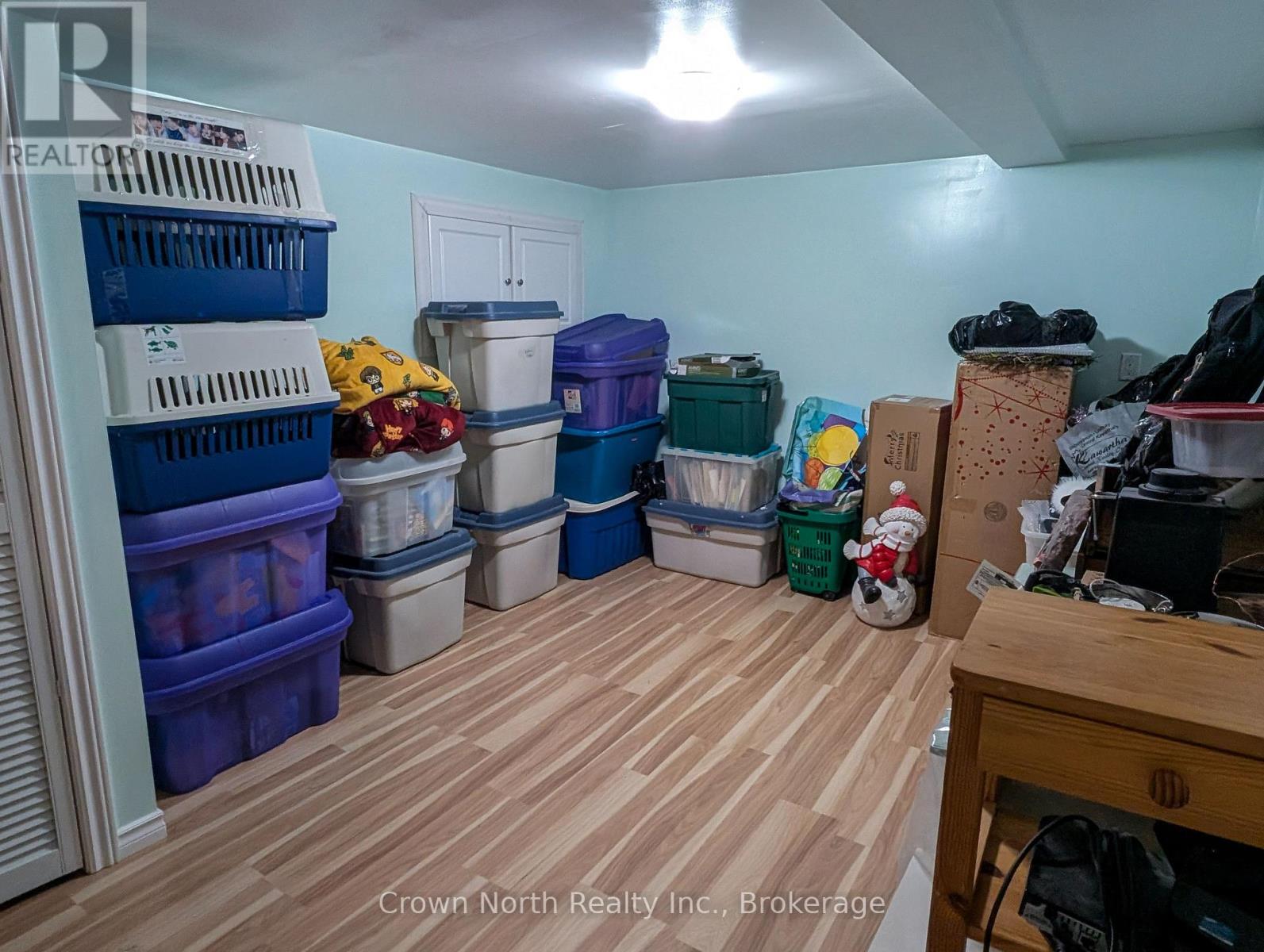 60 POCHON AVENUE - 37