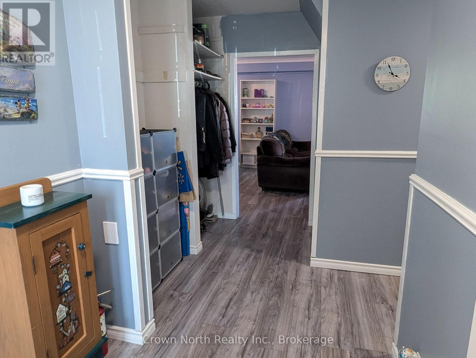 60 POCHON AVENUE - 4
