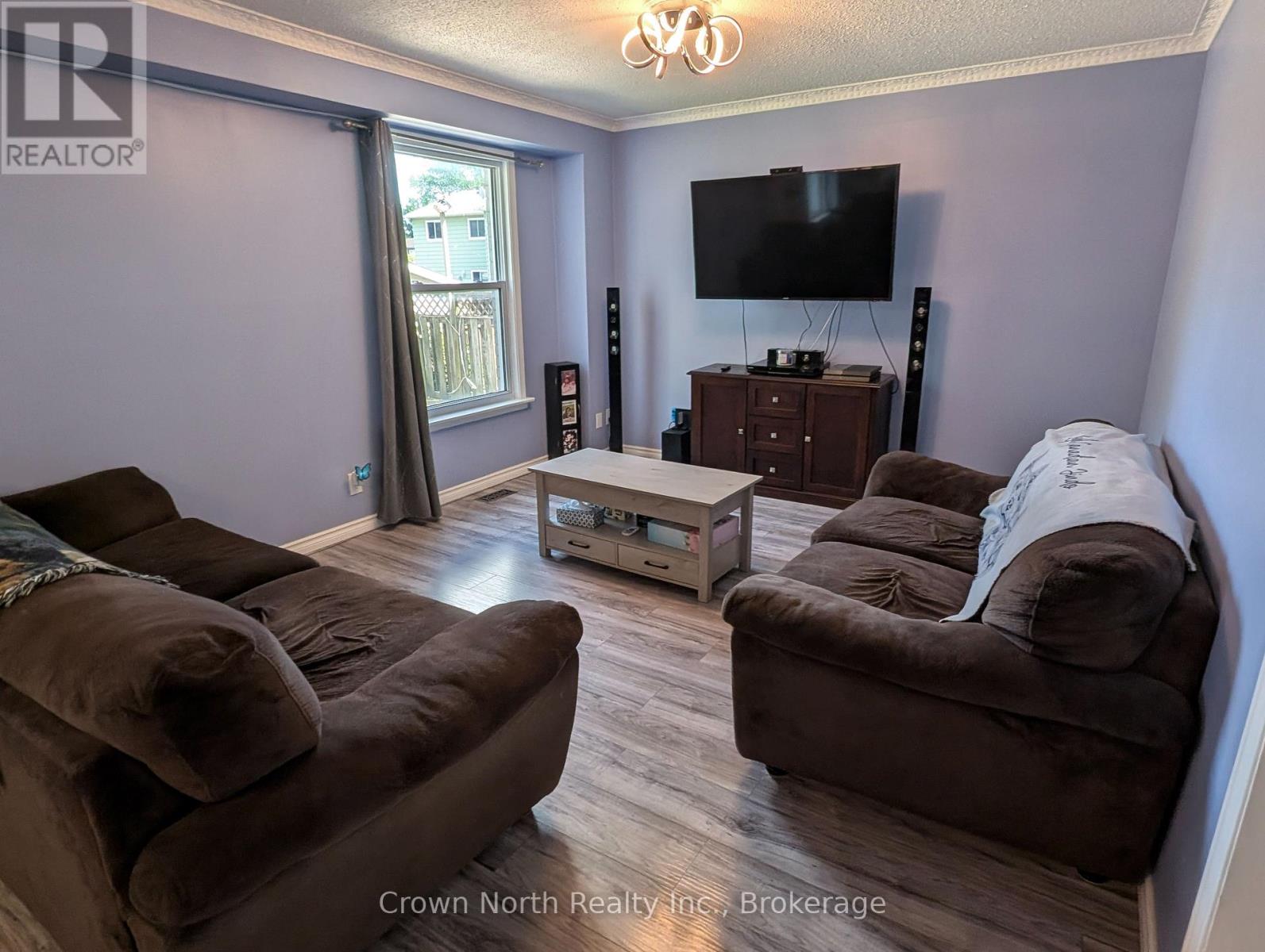 60 POCHON AVENUE - 5