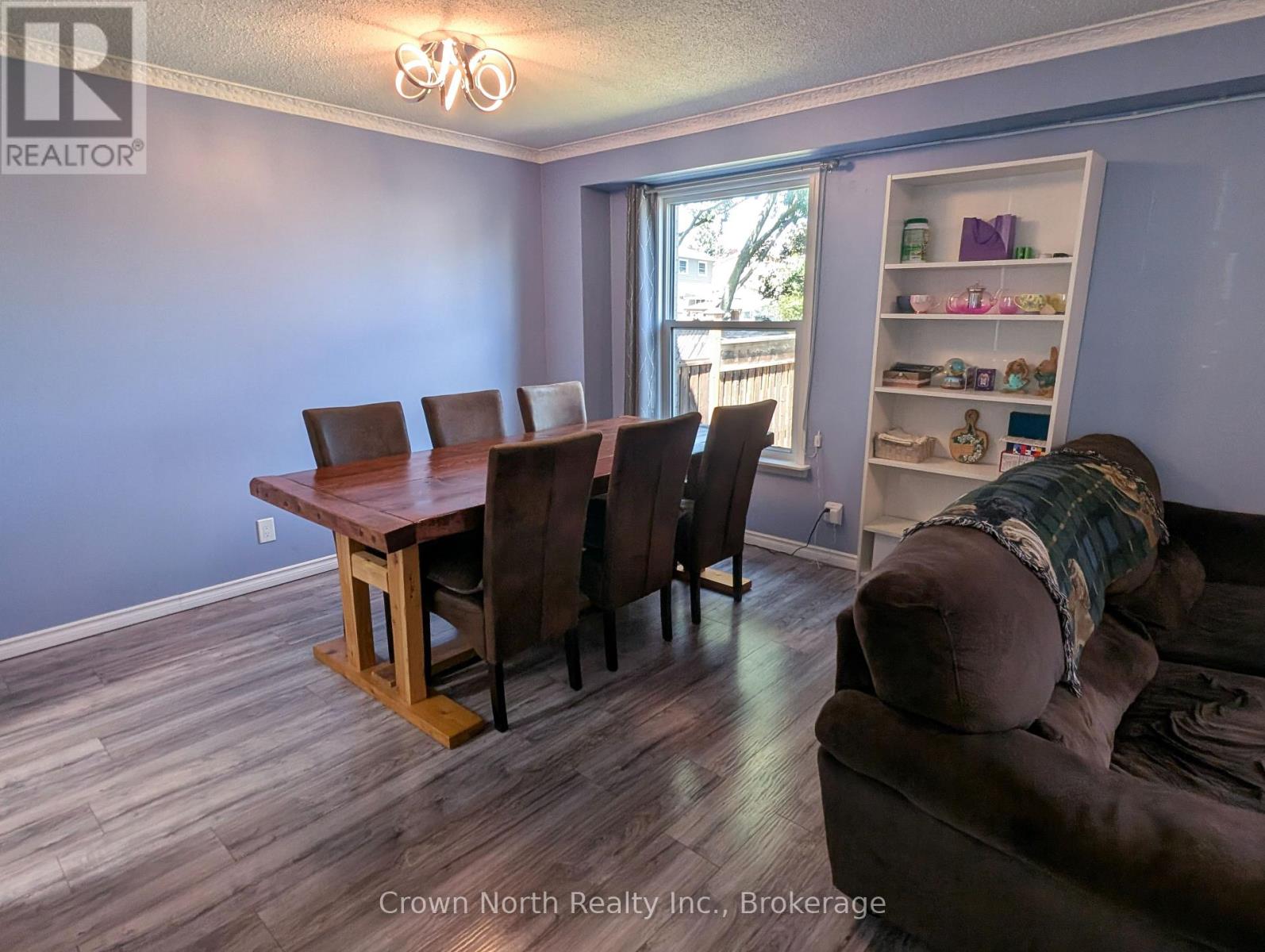 60 POCHON AVENUE - 7