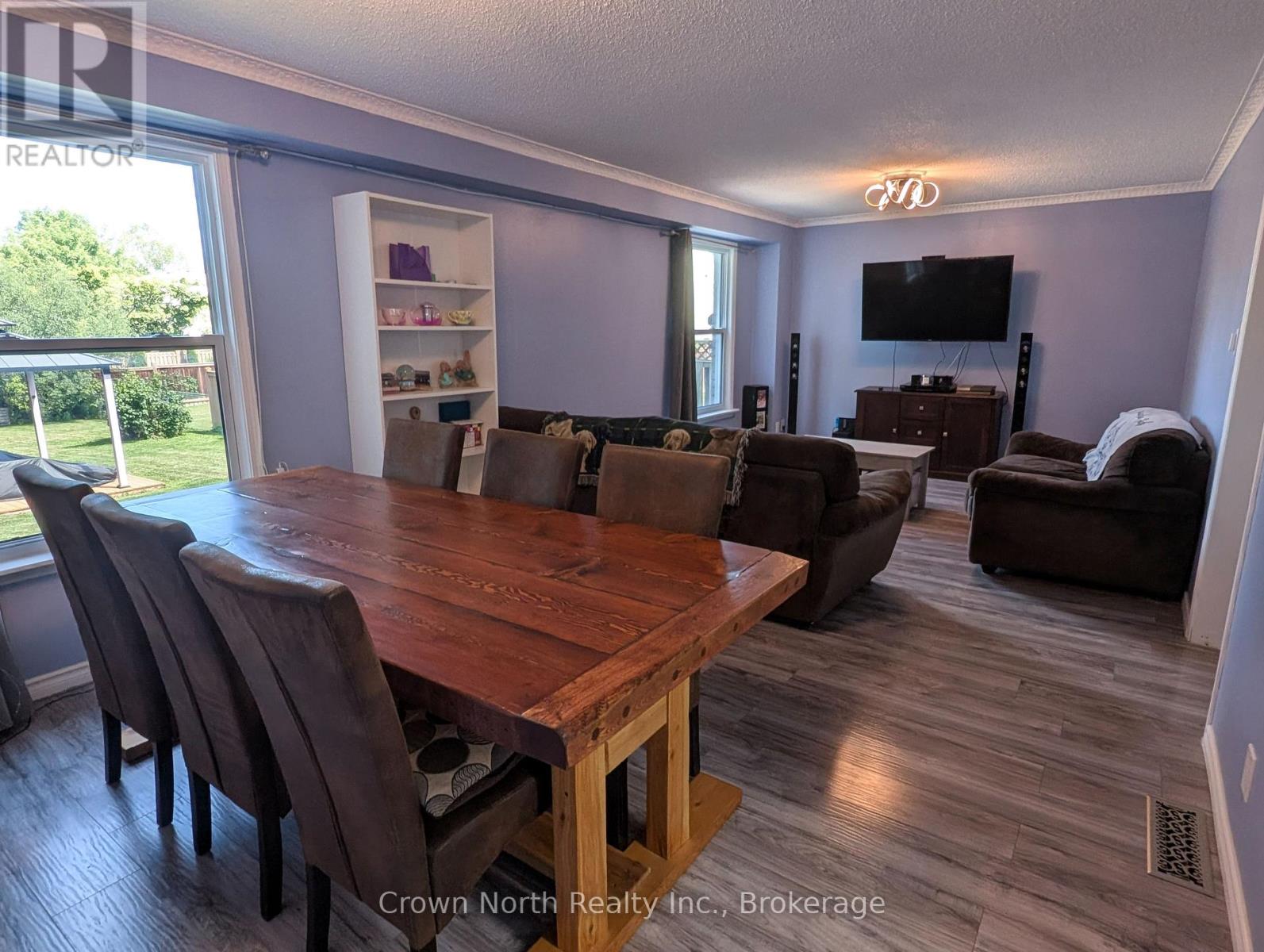 60 POCHON AVENUE - 8