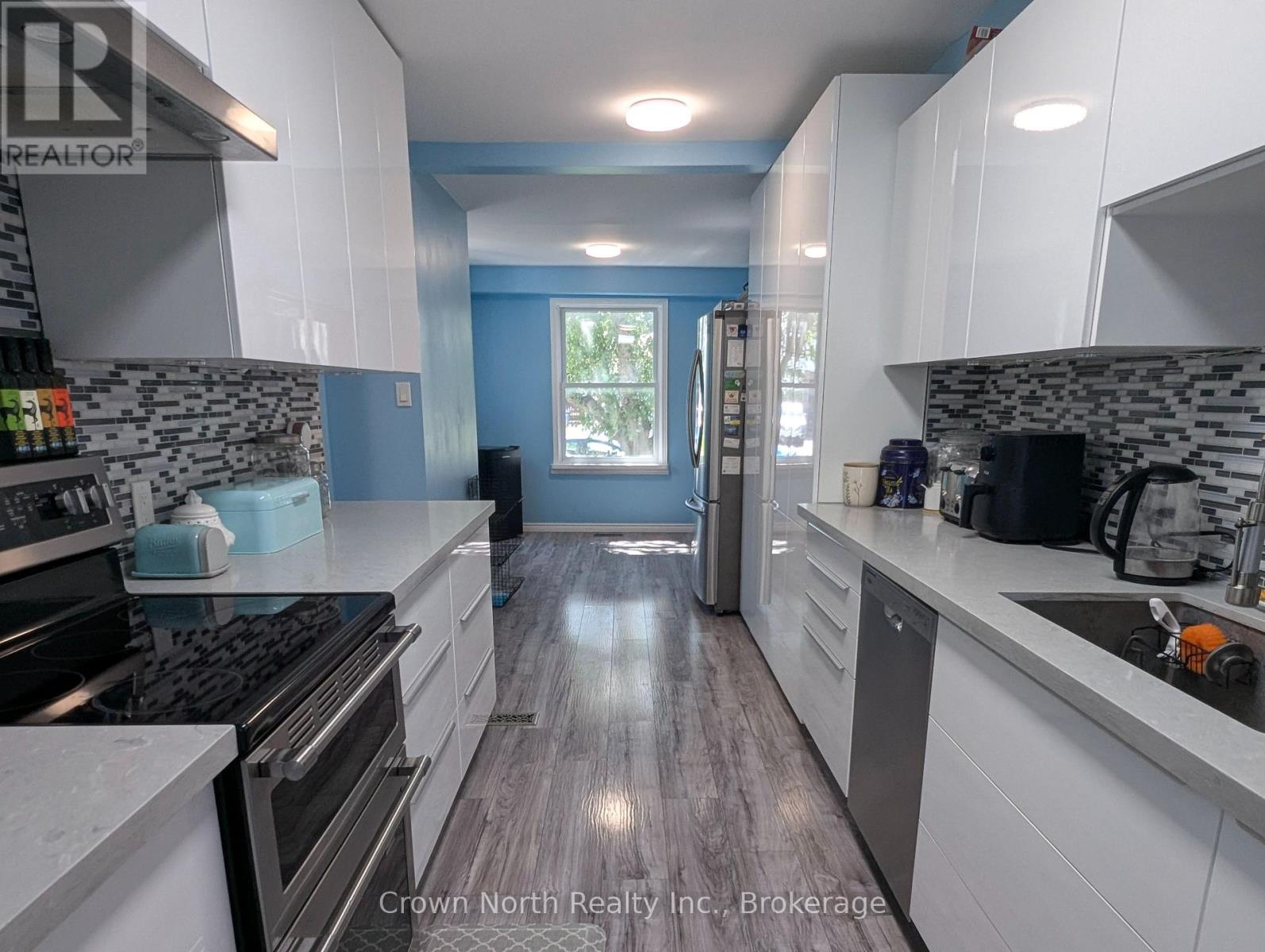 60 POCHON AVENUE - 9