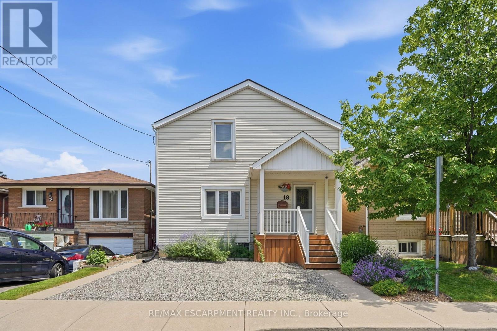 18 PROVINCE STREET N - 1