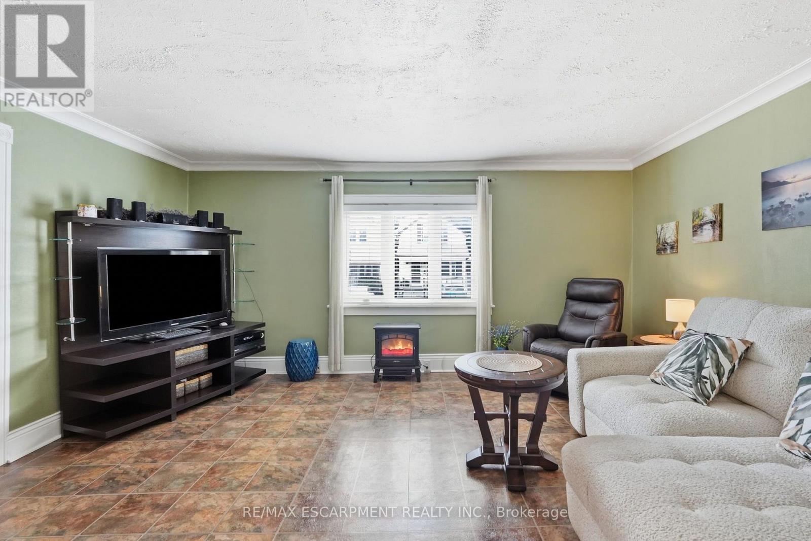 18 PROVINCE STREET N - 14