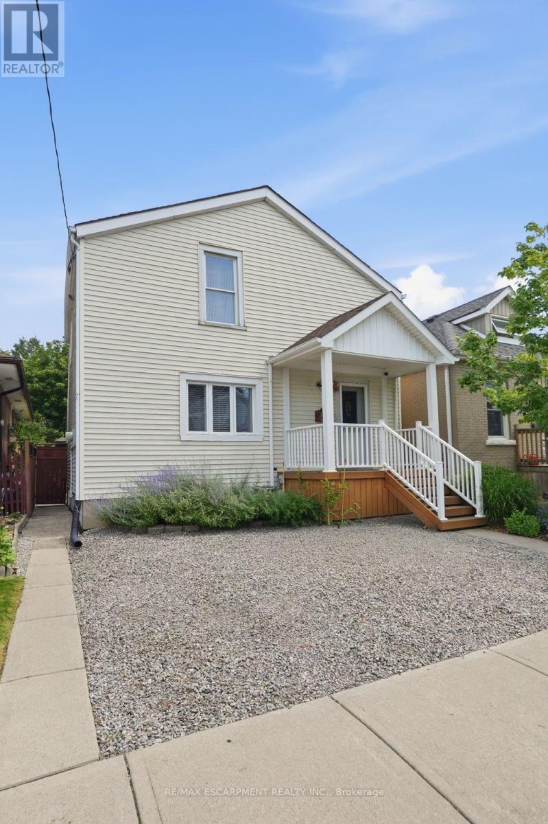 18 PROVINCE STREET N - 2