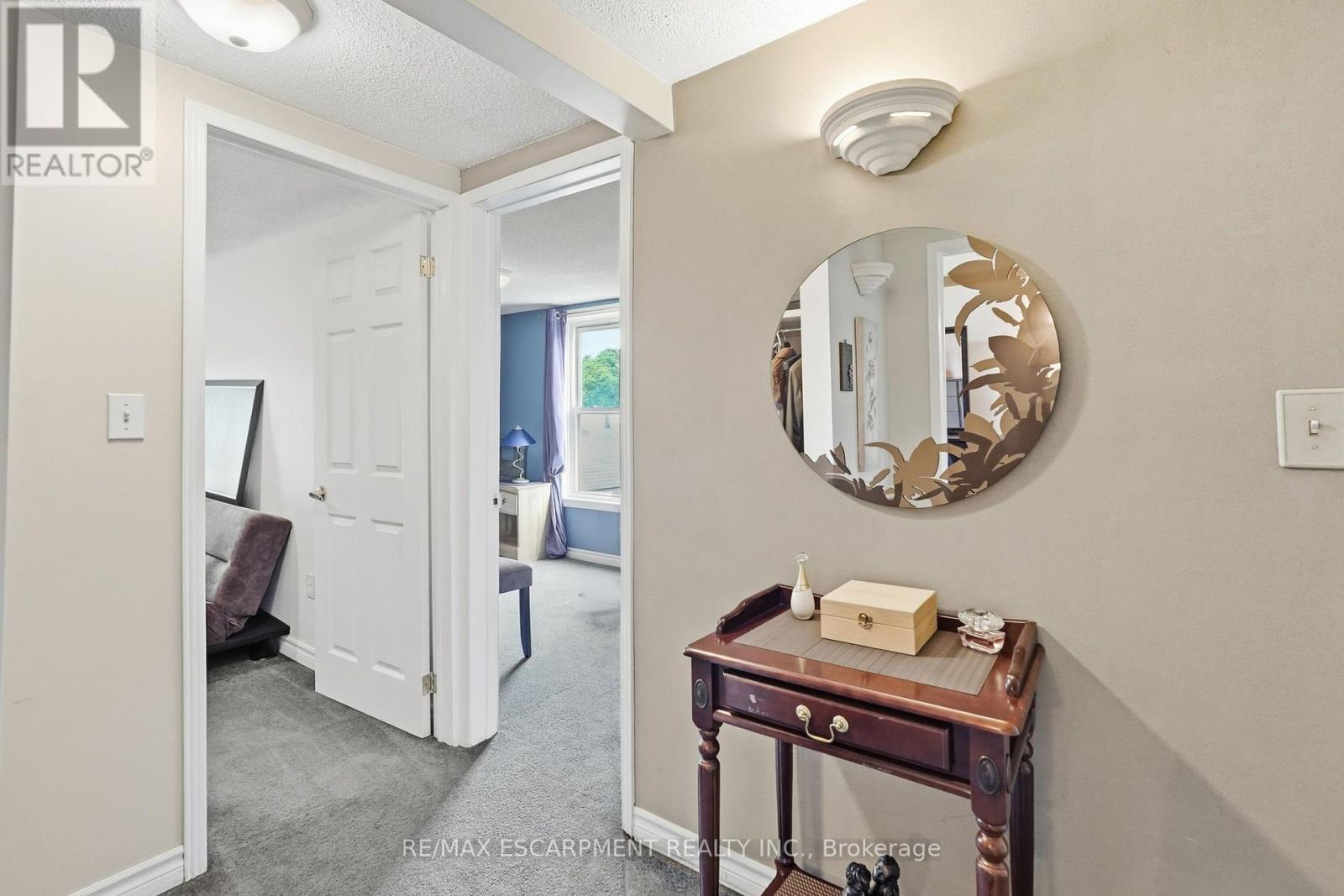 18 PROVINCE STREET N - 21