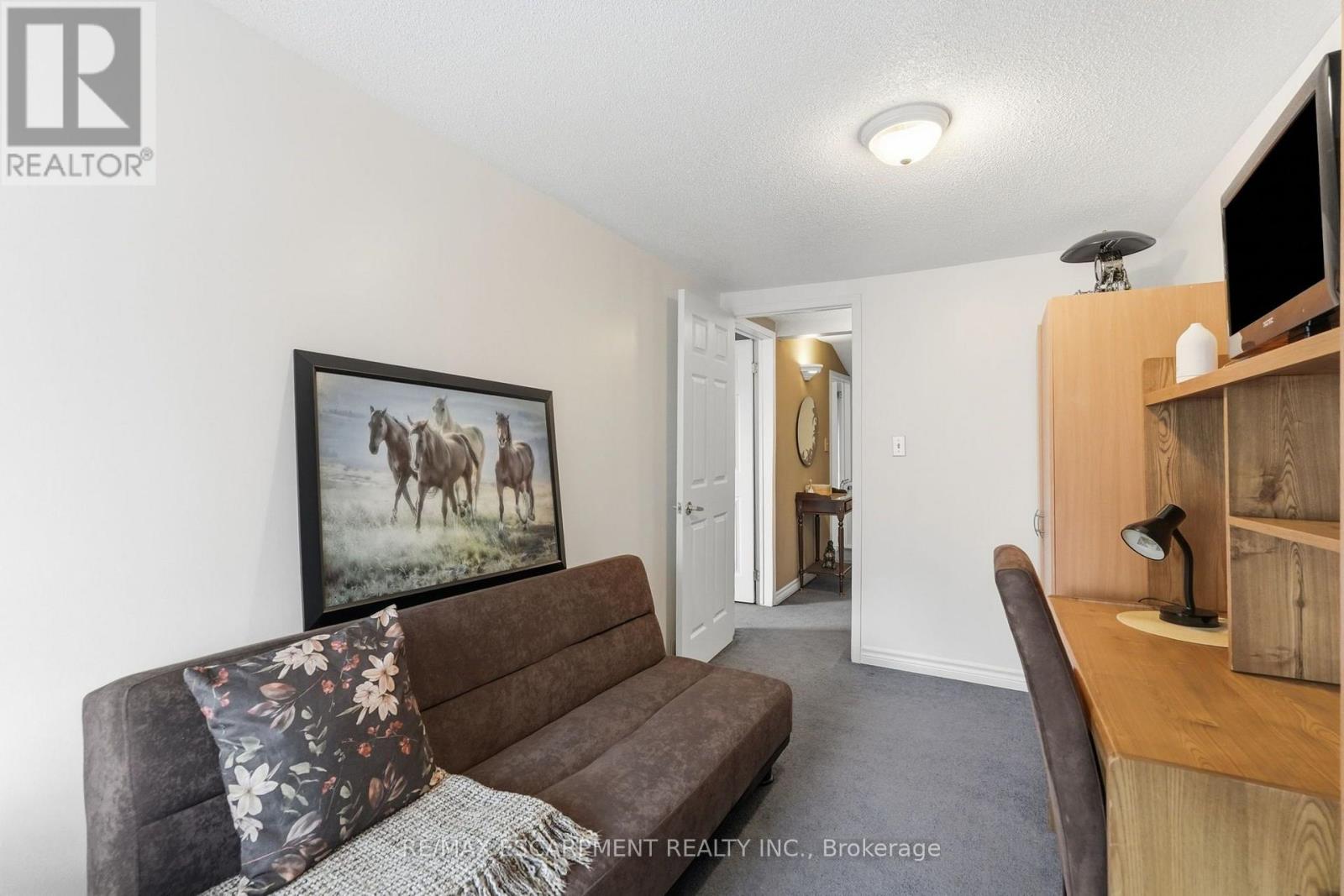 18 PROVINCE STREET N - 25
