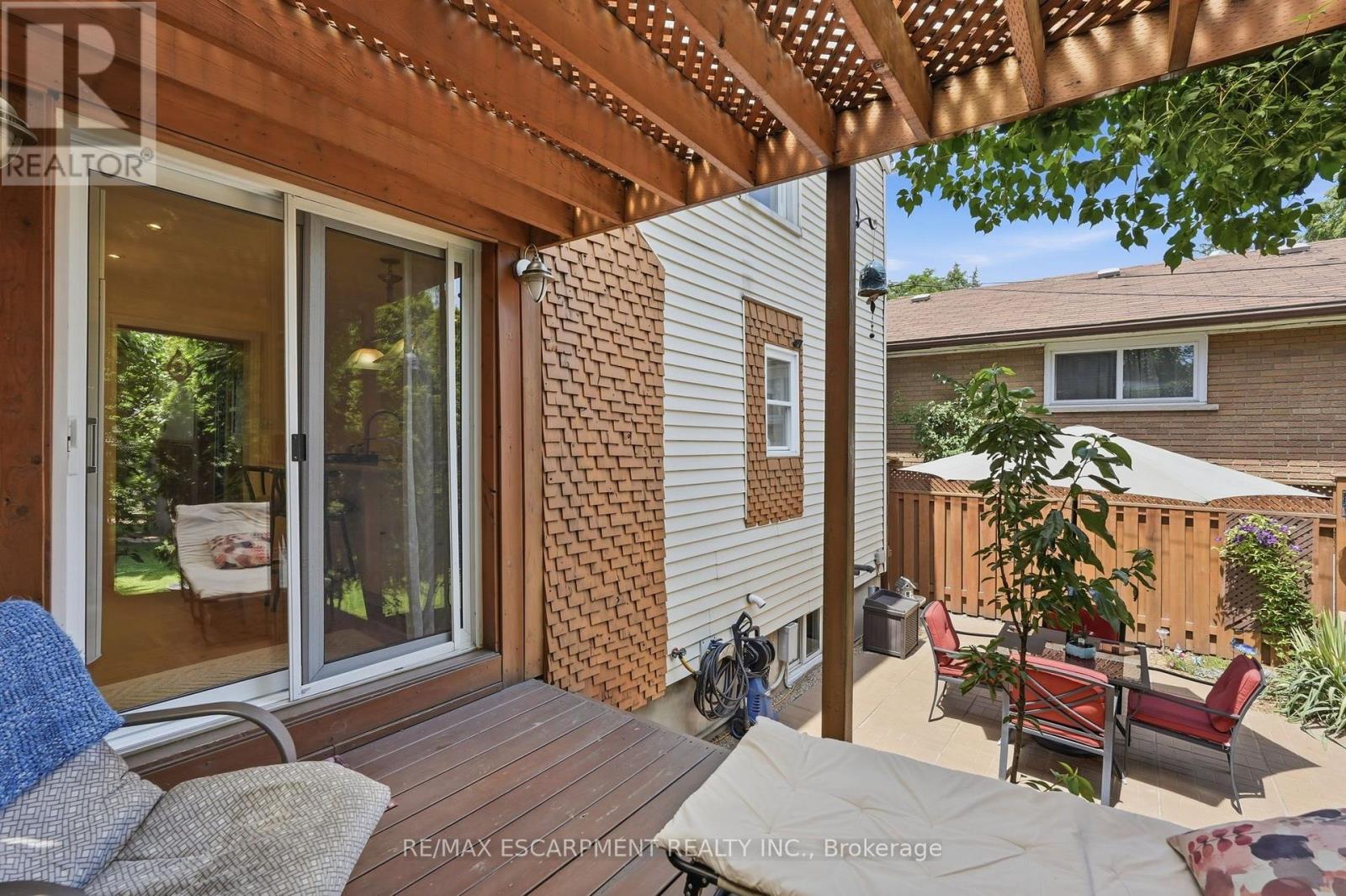 18 PROVINCE STREET N - 31