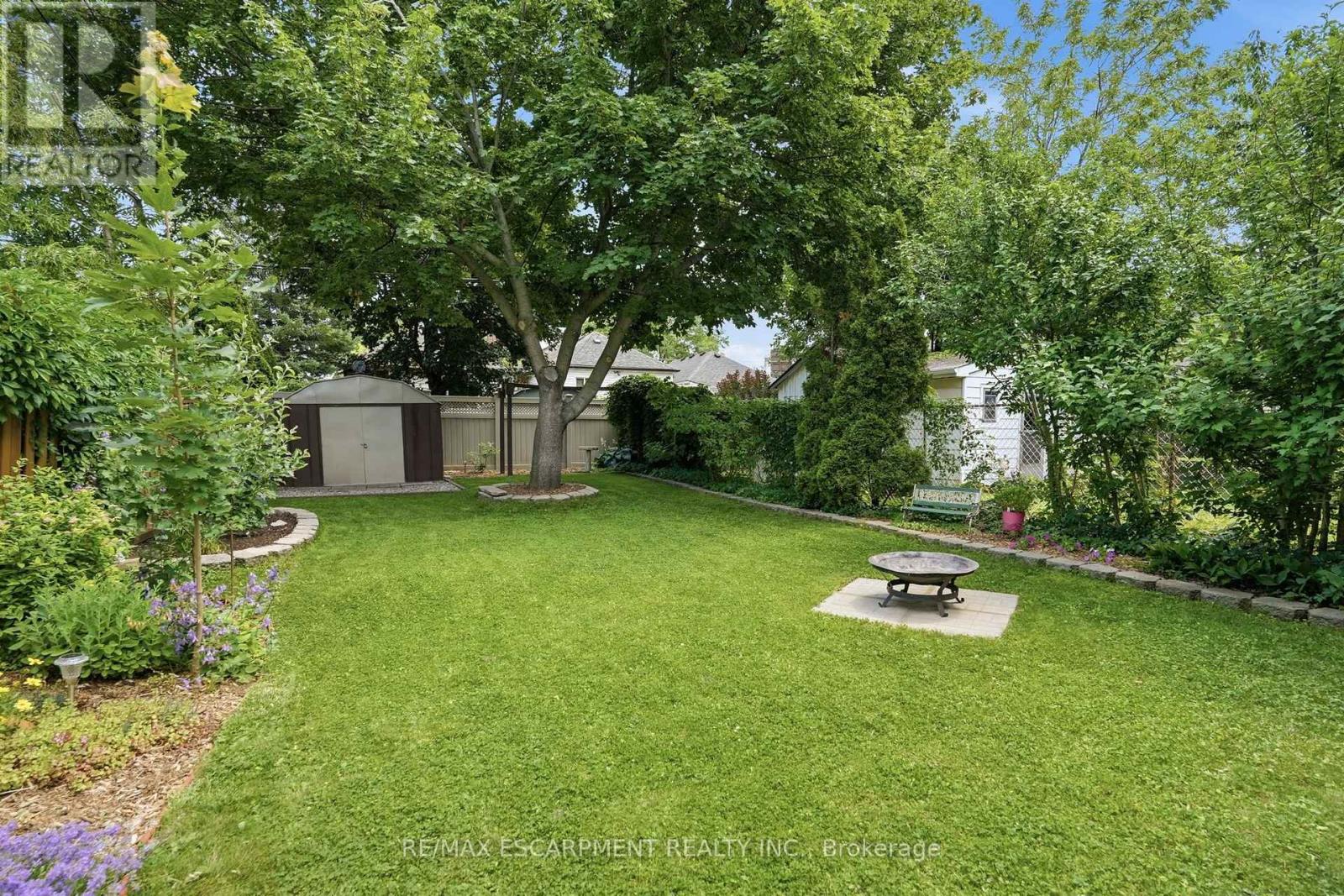 18 PROVINCE STREET N - 34