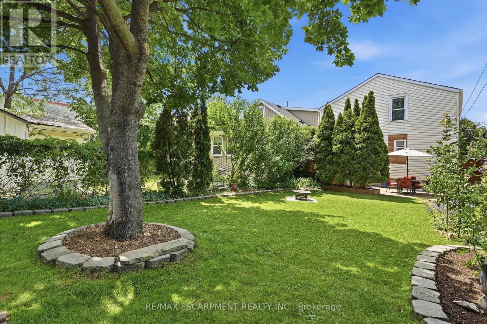 18 PROVINCE STREET N - 36