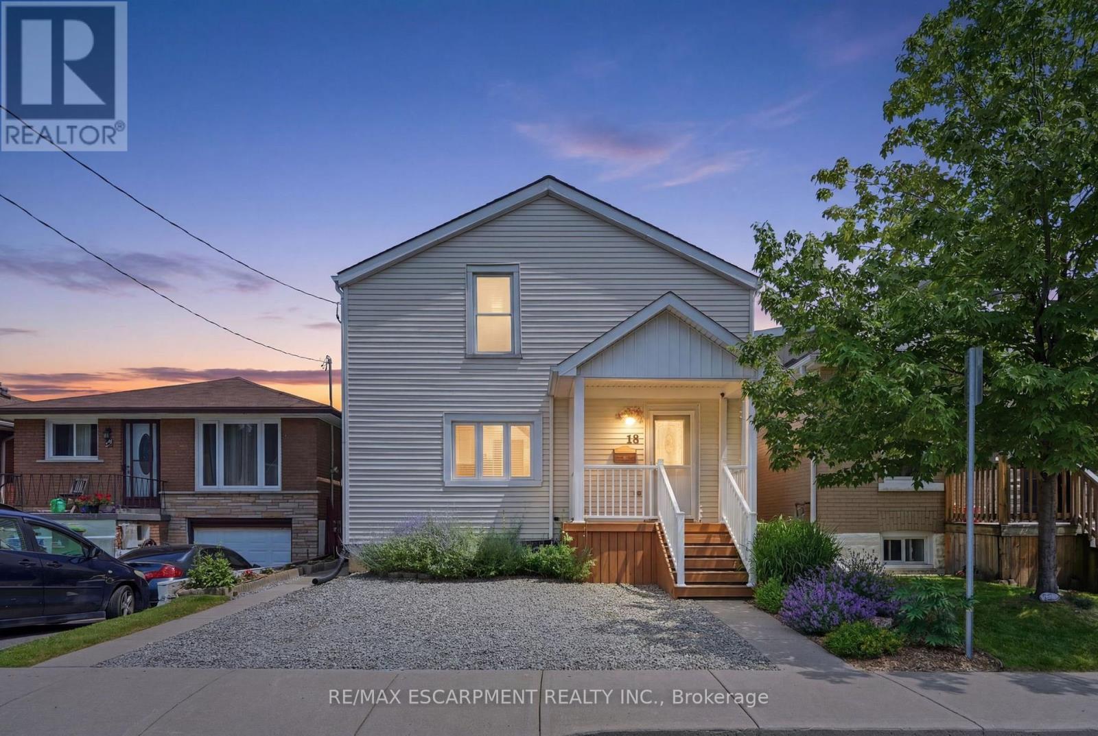 18 PROVINCE STREET N - 38