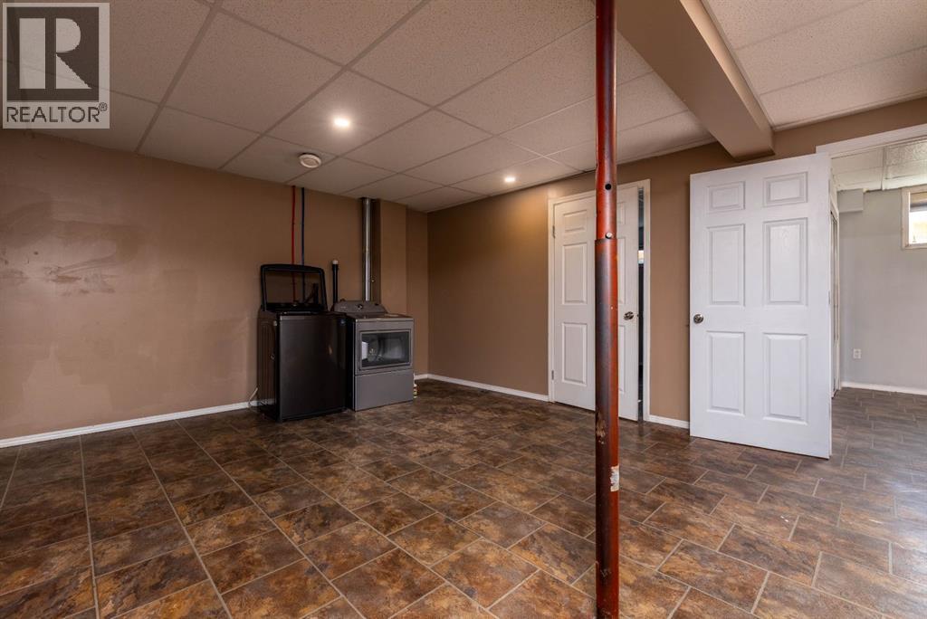 1501 49 Avenue - 18
