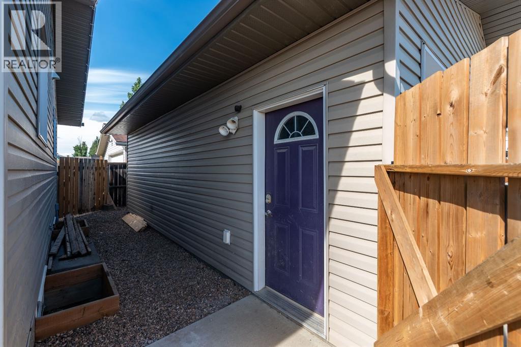 1501 49 Avenue - 33