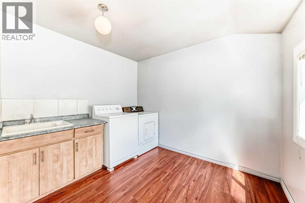 85 Elma Street W - 26